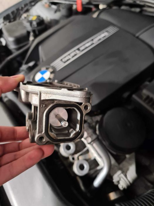 BMW N55 / N54 маслен термостат / oil cooler thermostat