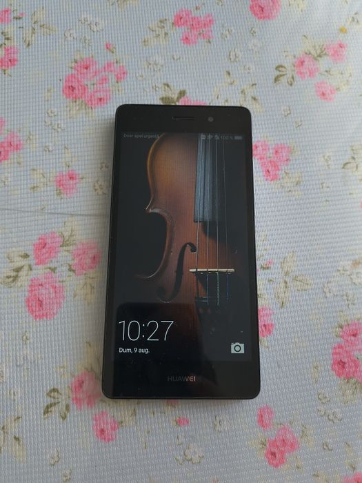 Vând un telefon funcționabil Huawei P8 Lite 2015 cu încărcător , funcționează touchscreen și se poate folosi pentru piese