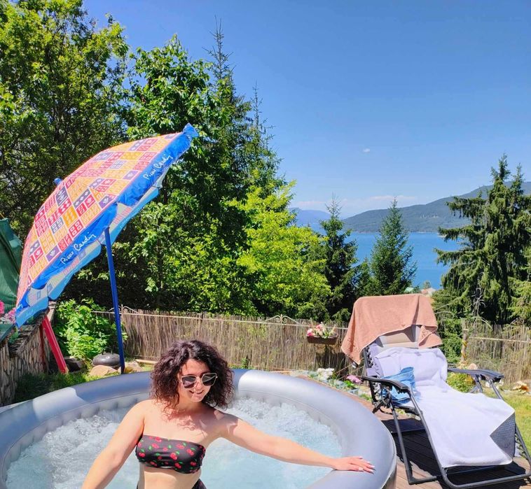 Заменям/продавам хотел,яз.Доспат