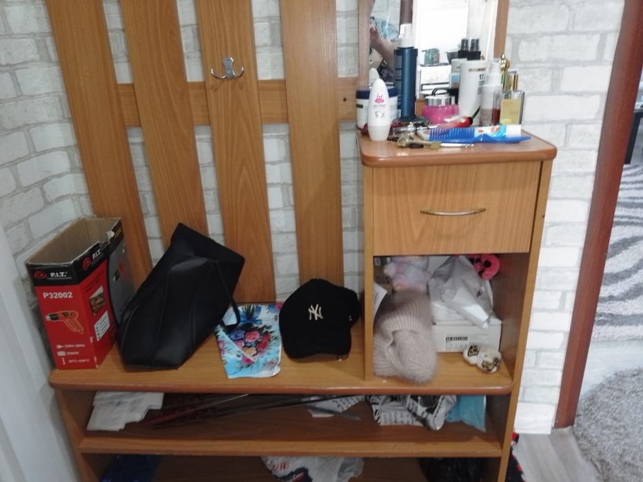 Прихожая  среднего состояния