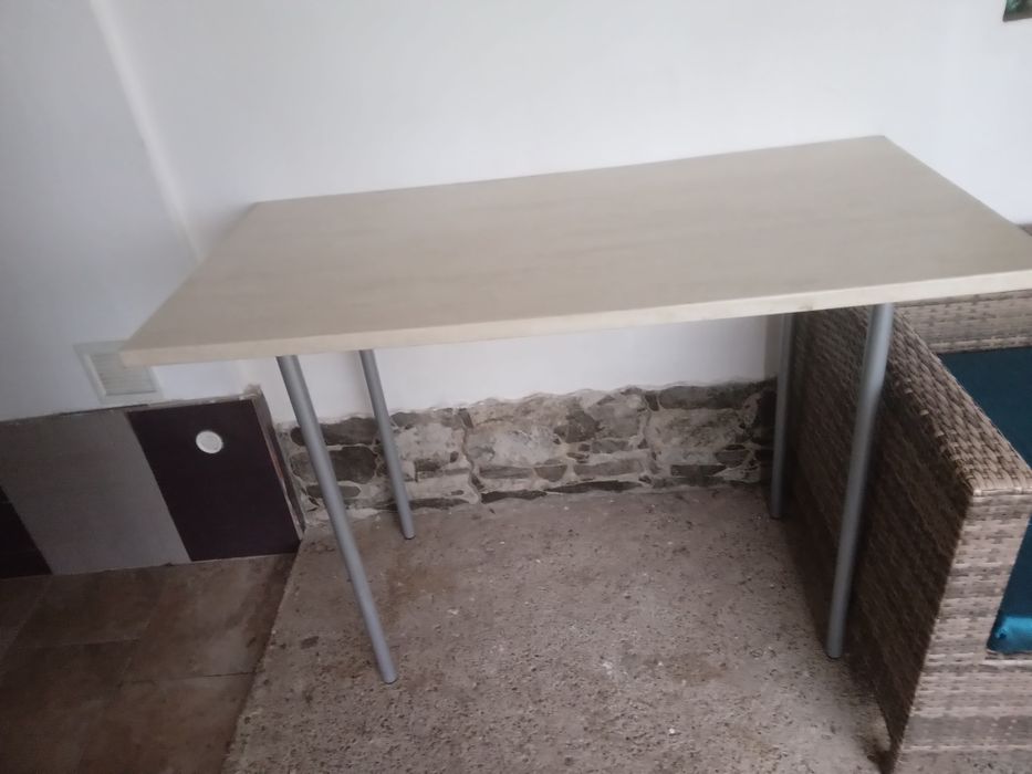 Vând masa de bucătărie