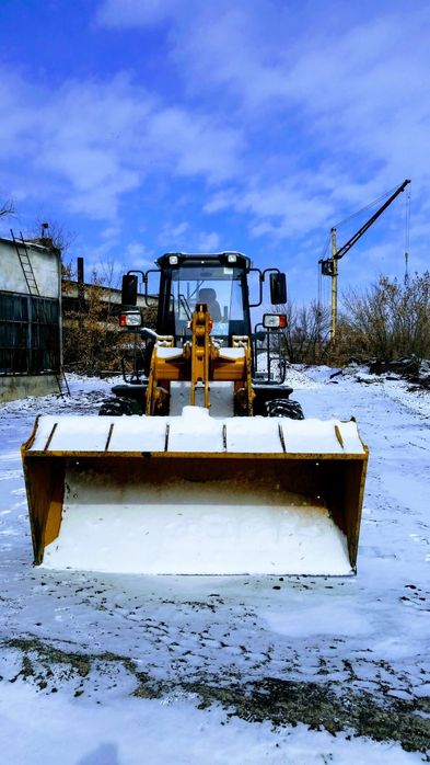 Продам погрузчик фронтальный 2 куба