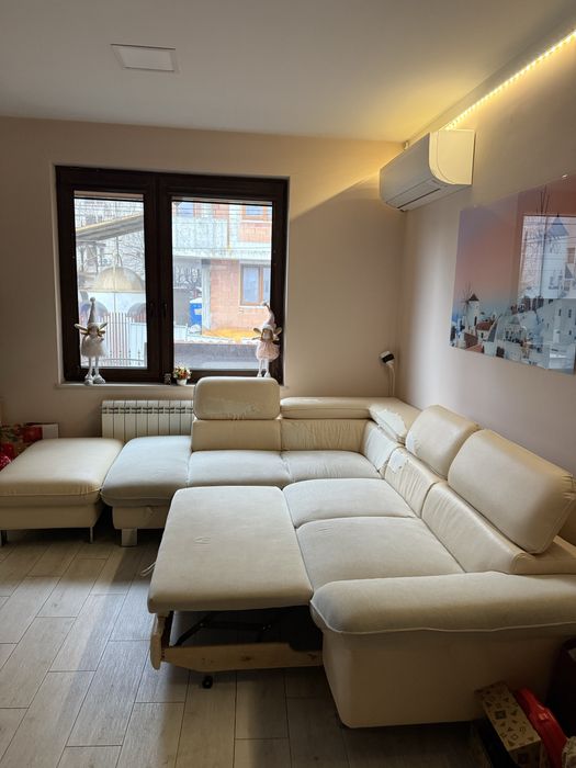 Ъглов диван с функцуя сън, табуретката е подвижна