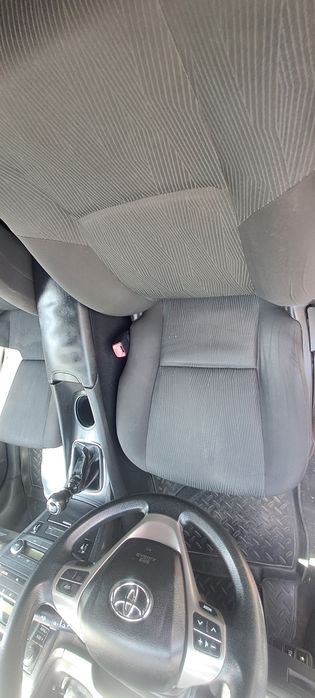 Toyota Avensis T27 2010