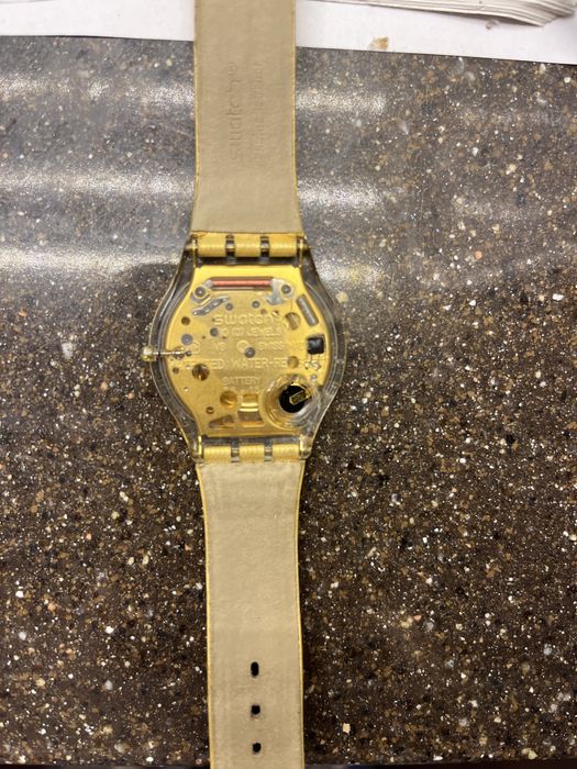 Часы швейцарские SWATCH