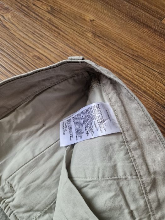 Страхотни мъжки къси панталони TOМMY
HLFIGER размер З6, без забележки