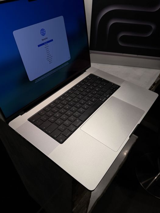 13 cycle! Macbook Pro M4 MAX 16" 36 GB / 1 TB