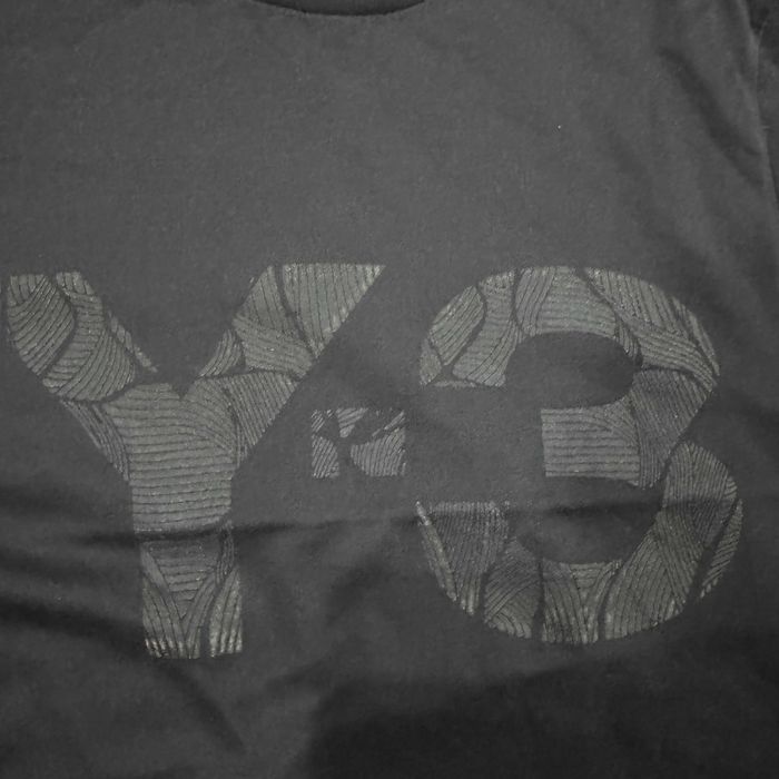 Tricou femei Y-3 intr-o conditie perfecta fara defect