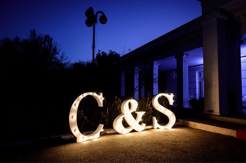 Litere volumetrice luminoase de inchiriat