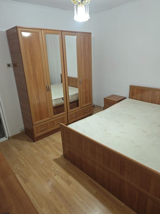 Închiriez apartament