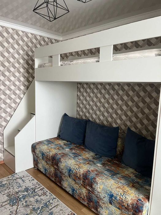 Продам двух ярусную кровать