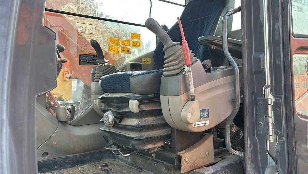 Excavator șenilat Hitachi Zaxis 240N
