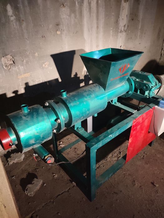 Принимаю фритюрное и растительное масло