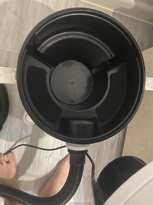 Продается пылесос новый , работает отлично