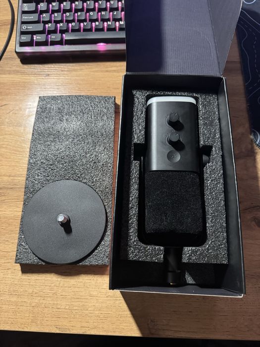 Микрофон FIFINE AM8