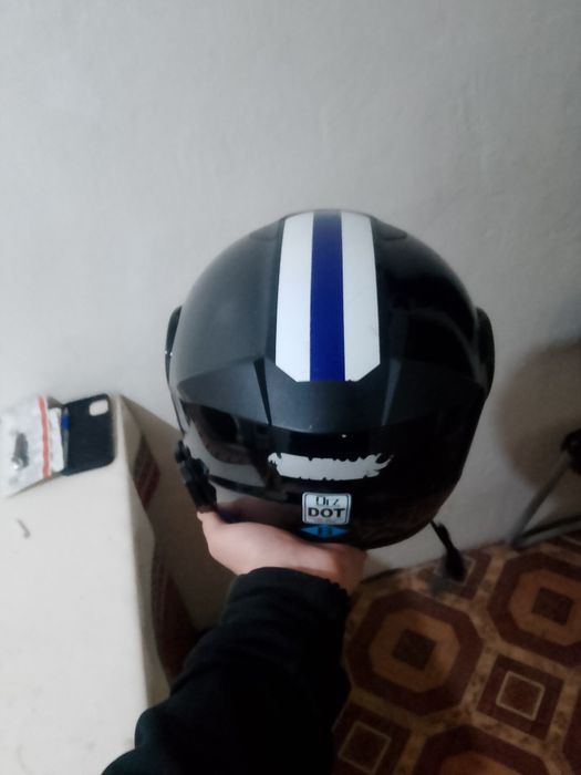 Продам два разных шлемы