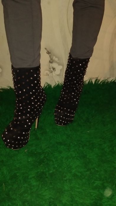 Елегантни Боти с токче