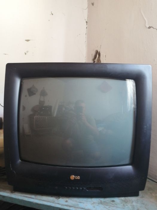 продам телевизор