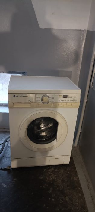 Продам стиральную машину LG