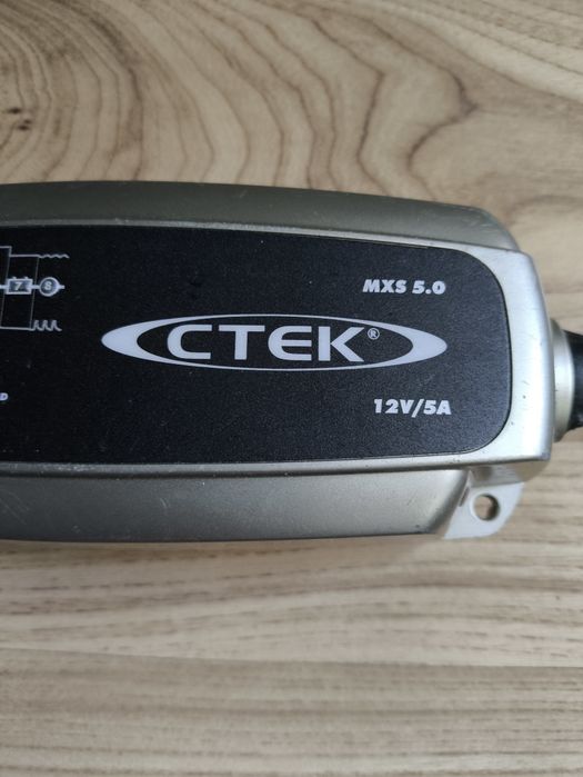 Интелигентни зарядни устройства CTEK 12V