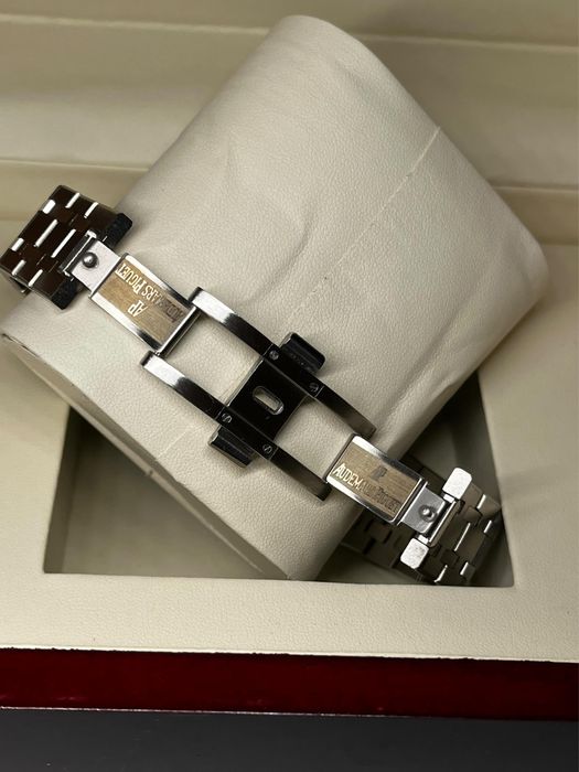 Часовник Audemars Piguet