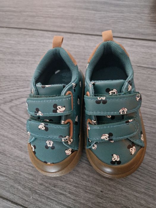 Adidasi H&M  , marimea 18/ 19 , noi fata eticheta !