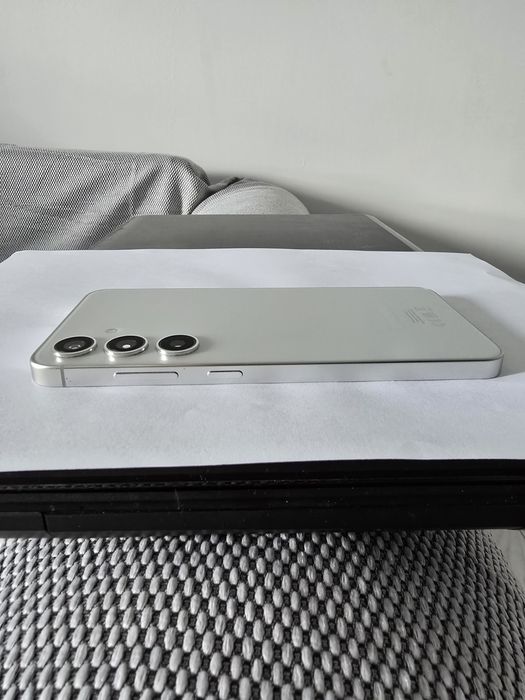 Samsung S24 PLUS