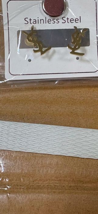 Обици и брошка Chanel с камъни