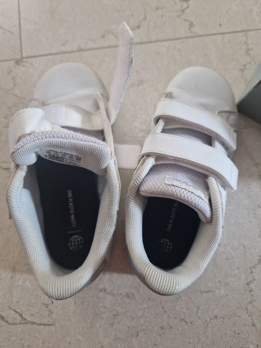 Маратонки  Adidas,кожа