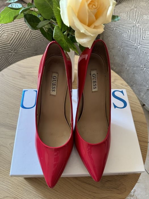 Кожени червени обувки  GUESS