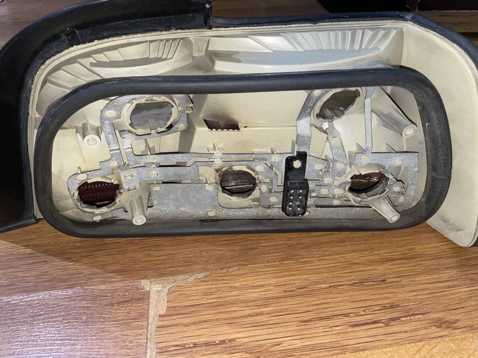 Бмв е36 купе задние фонари