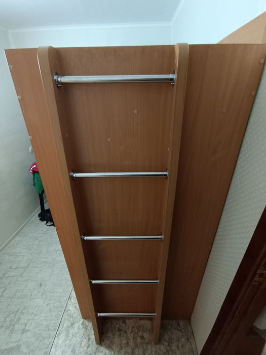 Навесная кровать с шкафом