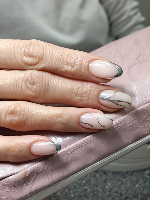 Маникюр 5000 педикюр 7000