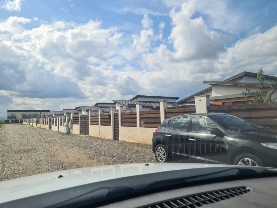 Vând 1020 mp teren intravilan Izvor Tarlungeni