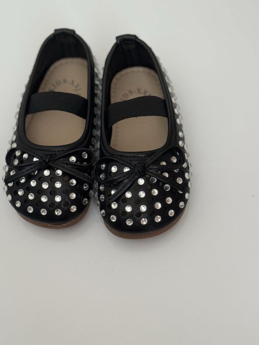 Девичьи туфли, ни разу не ношенные, размер 23.