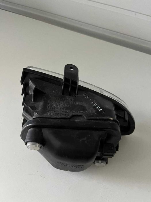 Proiector ceata ford fiesta 2000 2002 dreapta nou