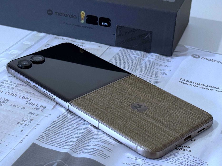 Бартер! НОВ! 24м.Гаранция! Motorola Razr 70 Ultra 512/16GB Pantone Cocoa (Дърво)
