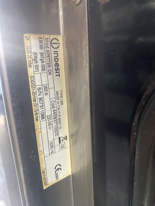 Комбинирана готварска печка на газ и ток Indesit KPST72S/DK
