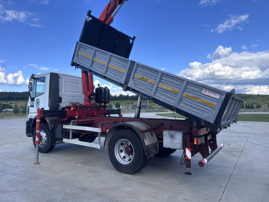 Iveco EUROCARGO 150E28 Basculabil si macara Fassi 12,65m