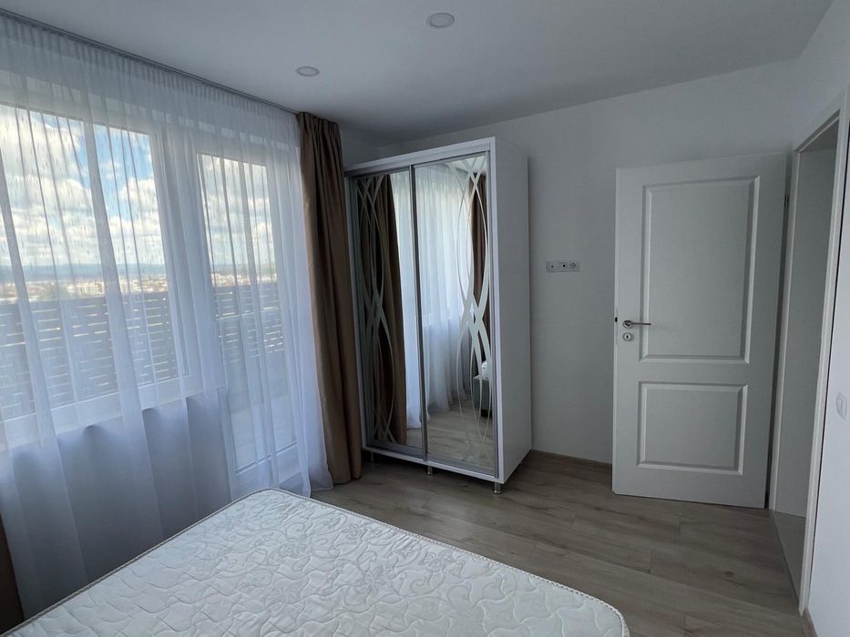 Inchiriez apartament 2 camere, parcare subterana, zona BMW. VIVO