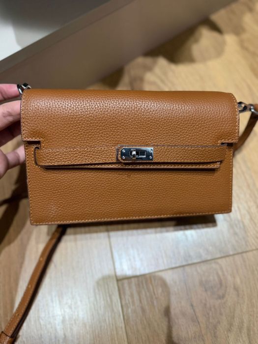 Сумка сатылады.