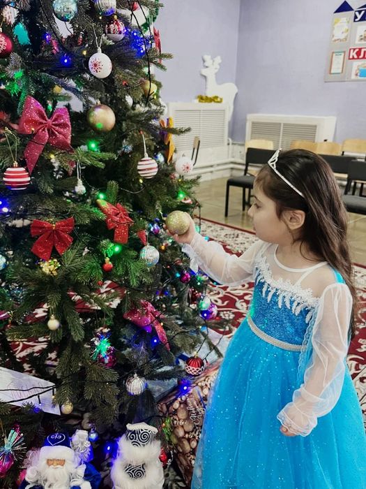 Продам платье Эльзы 5-6 лет