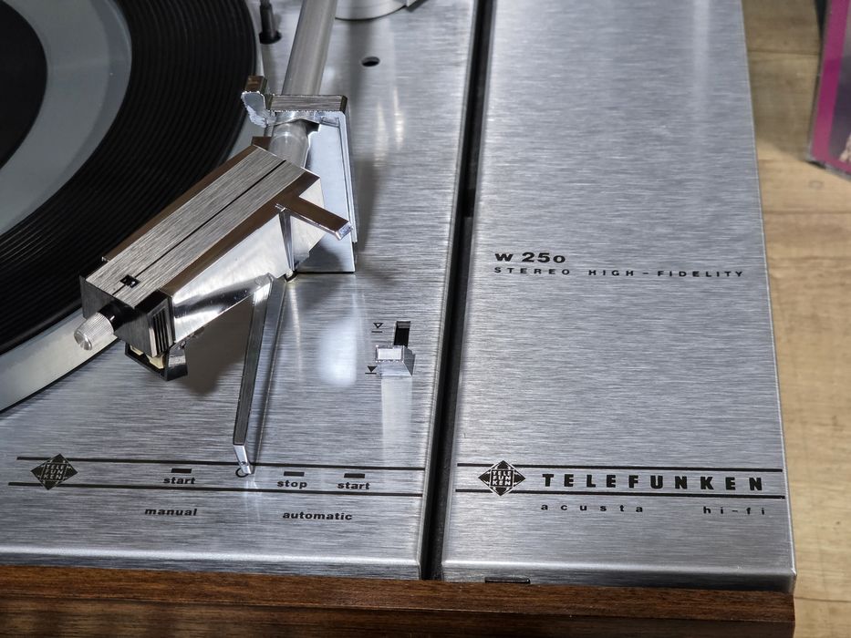 Pick-up TELEFUNKEN w-250,acusta stereo high-fidelity,  vintage impecabil,  full automatic ,shure m75mb