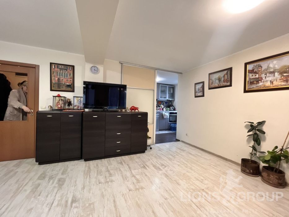 Продава се Тристаен апартамент в Варна, Левски - 110 кв.м за 1104 €/кв.м - Снимка #6