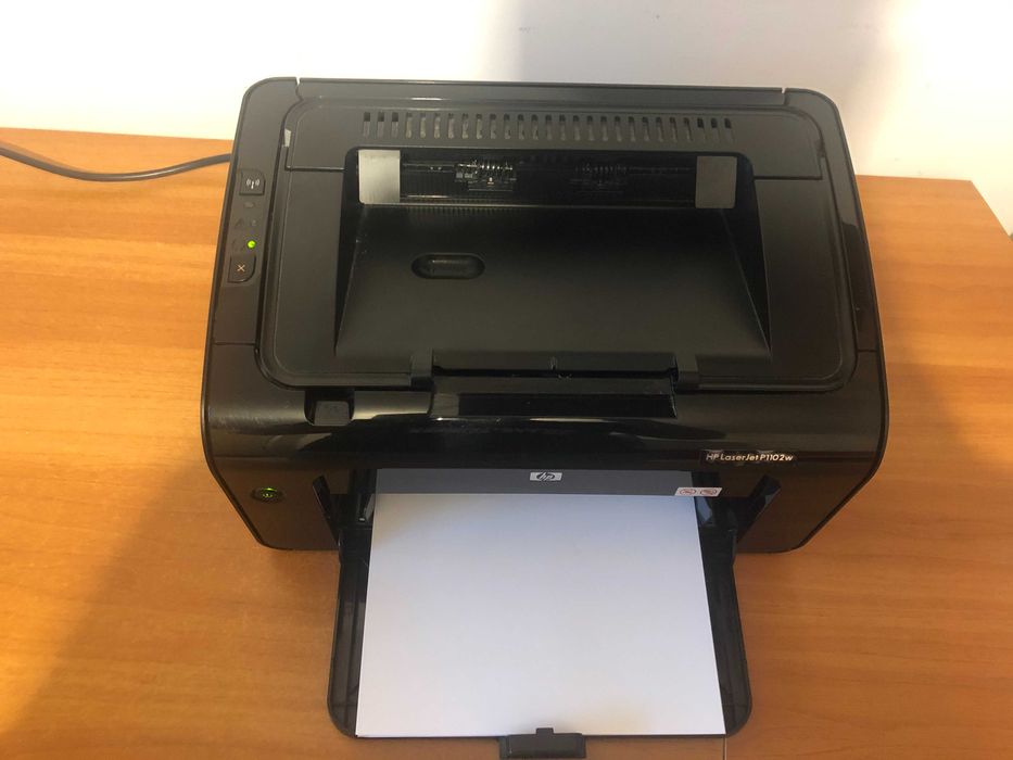Imprimanta WiFi Laser HP P1102W alb negru,scanare print si scanare din telefon,stare excelenta