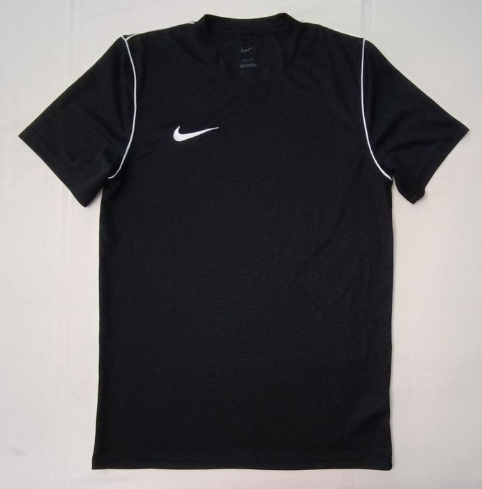 Nike DRI-FIT Tee оригинална тениска M Найк спорт фланелка фитнес тренировки