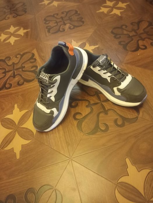Кроссовки мужские