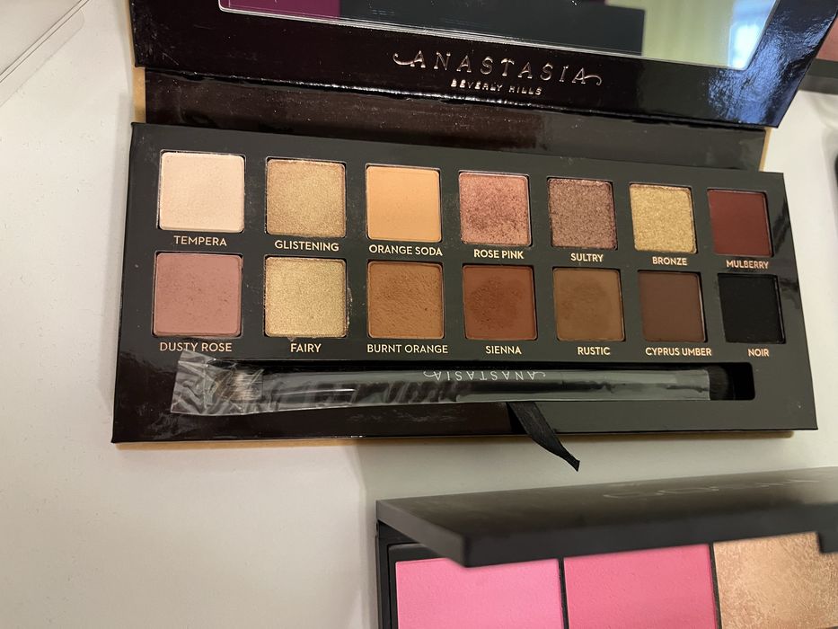 Лот оригинални палитри Abh, NYX, Gosh, Morphe