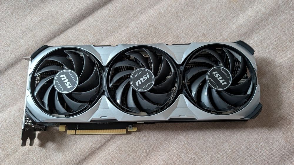 Продам видеокарту MSI GeForce RTX 4070 Ti Ventus 3X OC на 12 ГБ