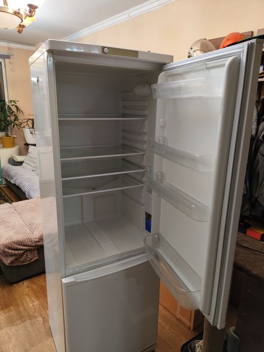 Холодильник indesit